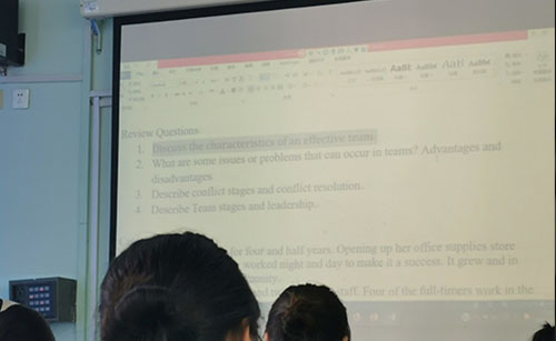 智能會議平板與投影儀的區別